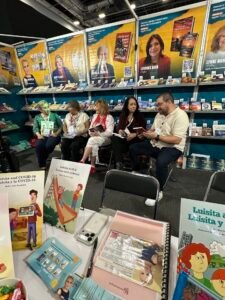 book signing readersmagnet4