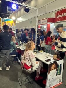 book signing readersmagnet3